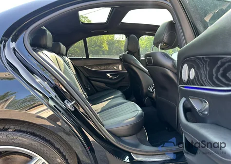 2019 Mercedes-Benz E 300 4Matic from USA, damaged, VIN WDDZF4KB0KA511559